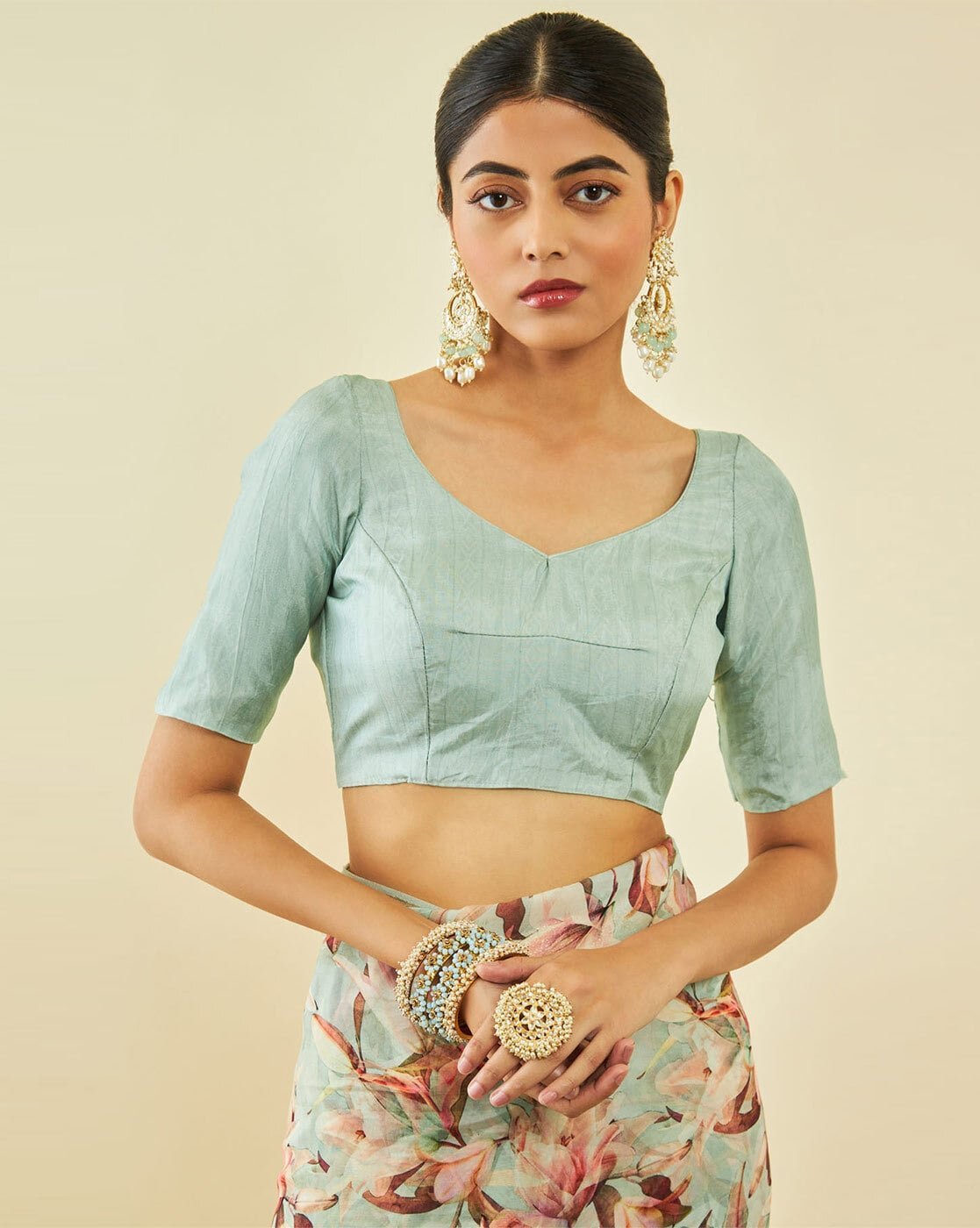 1117Wx1400H-466651564-green-MODEL5.jpg