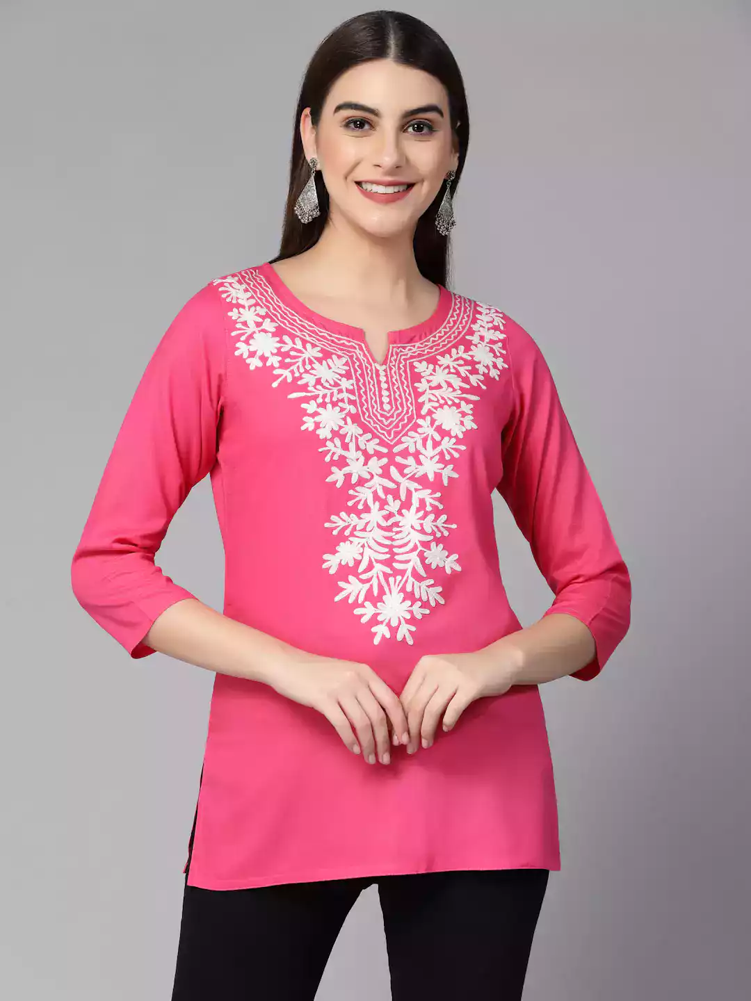 pink-offwhite-aari-short1-1.webp
